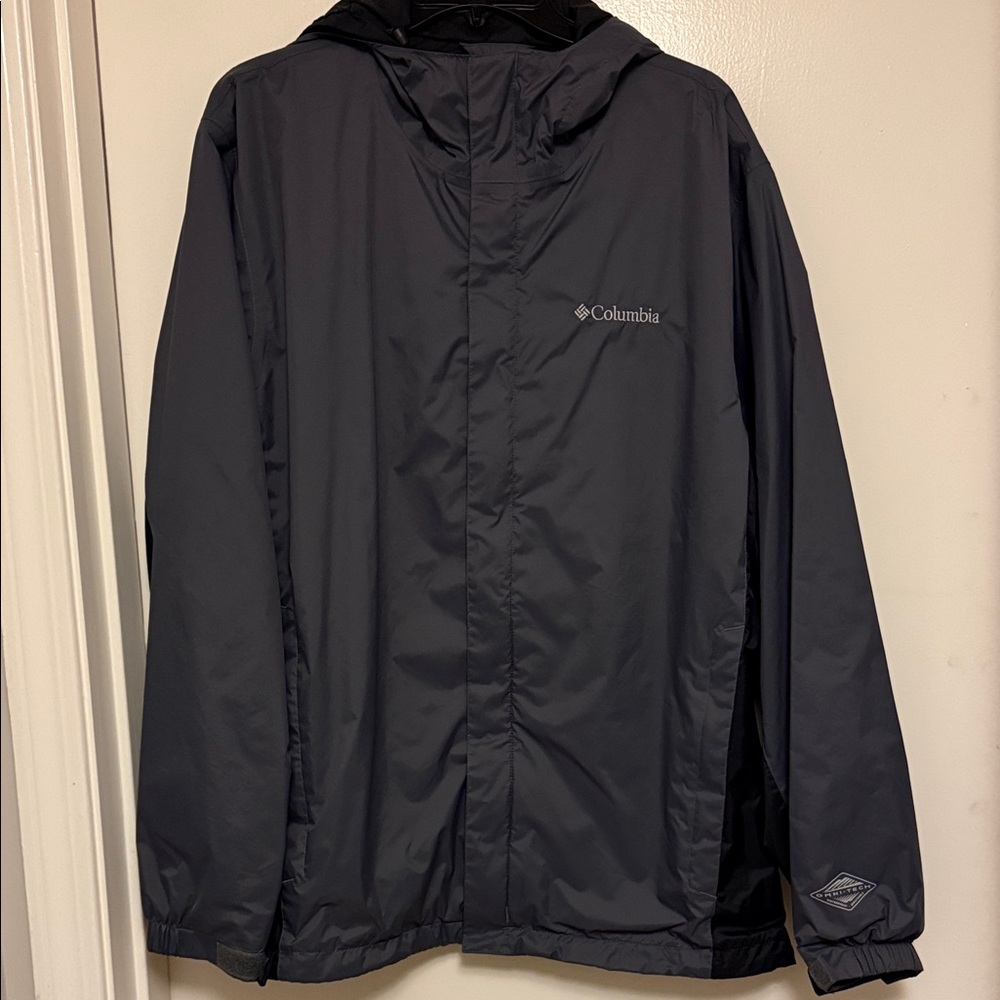 Columbia Men's Dark Gray Raincoat
